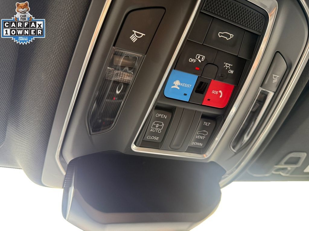 Used 2025 Jeep Grand Cherokee Laredo X w/ Luxury Tech Group I AWD/4WD image 11
