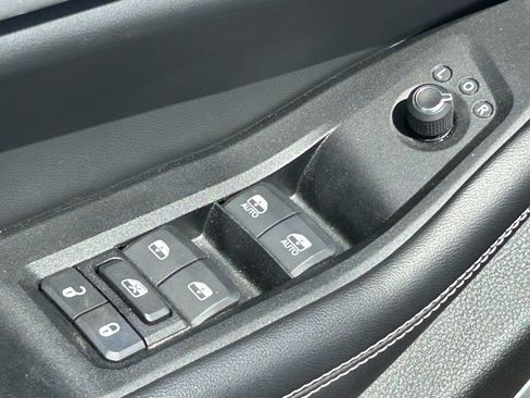 Used 2022 Jeep Grand Cherokee Limited 4xe w/ Luxury Tech Group II AWD/4WD image 28