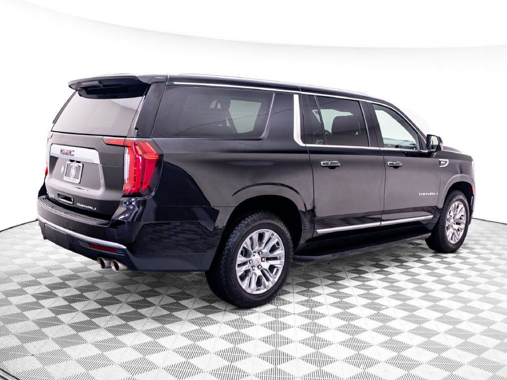 Used 2024 GMC Yukon XL Denali AWD/4WD image 7