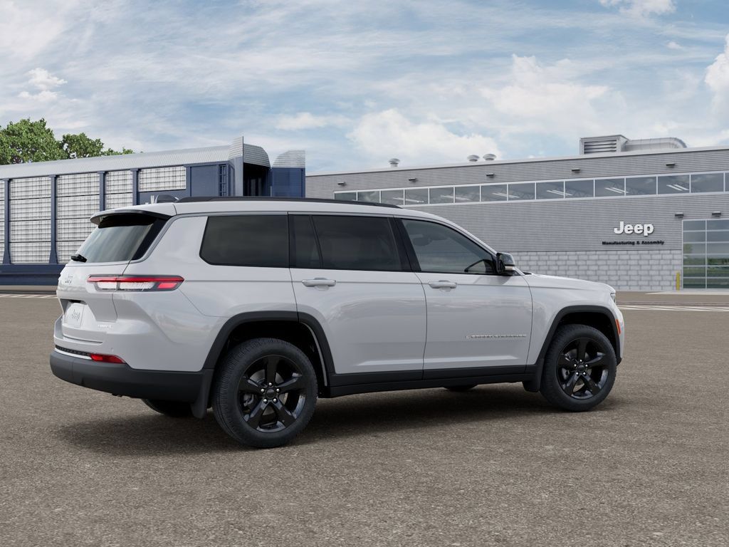 New 2026 Jeep Grand Cherokee L Limited w/ Limited Altitude Package AWD/4WD image 4