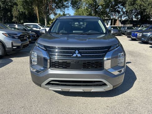 Used 2024 Mitsubishi Outlander SE image 6
