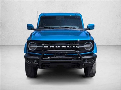 Used 2023 Ford Bronco Outer Banks AWD/4WD image 3