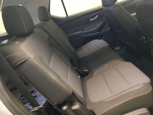Used 2021 Chevrolet Traverse LS FWD image 19