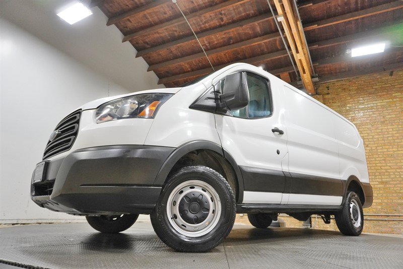 Used 2019 Ford Transit 250 130 Low Roof RWD image 3