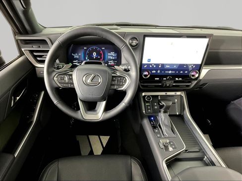 Used 2024 Lexus GX 550 AWD/4WD image 8