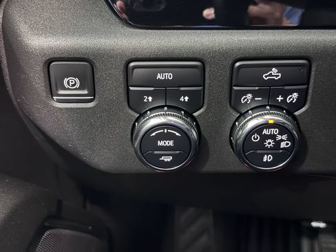Certified 2024 GMC Sierra 1500 Elevation AWD/4WD image 24