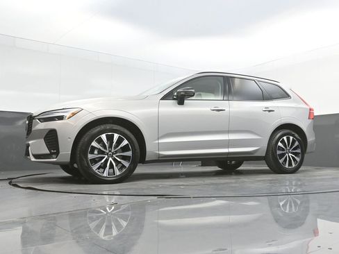 Certified 2024 Volvo XC60 B5 Plus AWD/4WD image 23