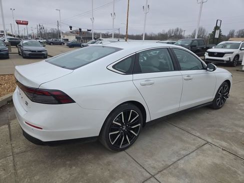 New 2026 Honda Accord Touring image 5