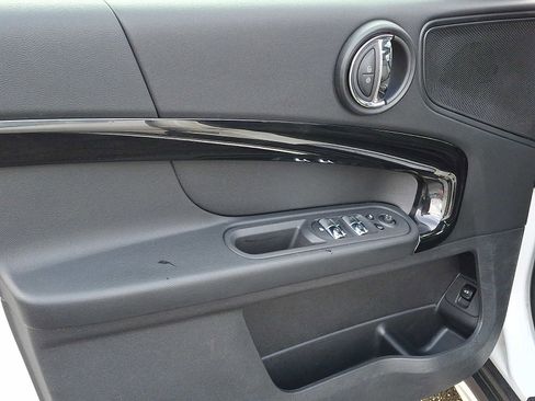 Certified 2024 MINI Cooper Countryman S w/ Premium Package image 8