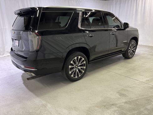 Used 2025 Chevrolet Tahoe High Country AWD/4WD image 11