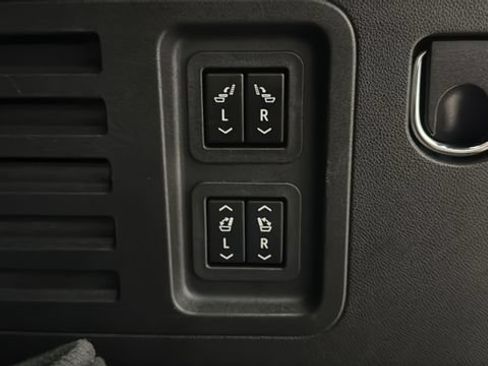Used 2024 Chevrolet Traverse RS AWD/4WD image 31