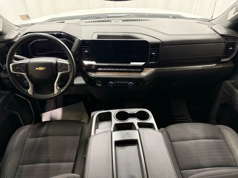Used 2023 Chevrolet Silverado 1500 LT image 4