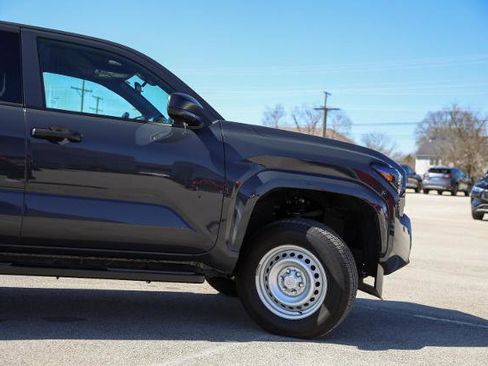 Used 2024 Toyota Tacoma SR image 5