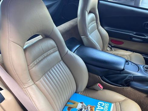 Used 1998 Chevrolet Corvette Coupe w/ Memory Pkg image 25