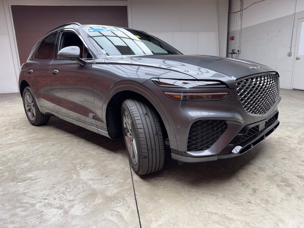 Used 2022 Genesis GV70 3.5T Sport w/ Sport Advanced Package AWD/4WD image 8