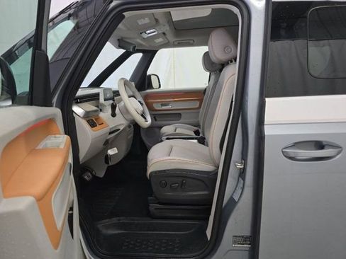 Used 2025 Volkswagen ID. Buzz 1st Edition AWD/4WD image 4