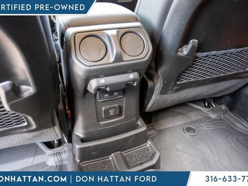 Used 2025 Jeep Wrangler Unlimited Rubicon w/ Convenience Group AWD/4WD image 26