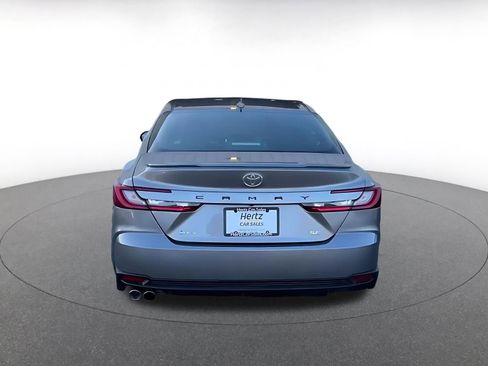 Used 2025 Toyota Camry SE image 12
