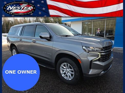 Used 2022 Chevrolet Suburban LT image 1