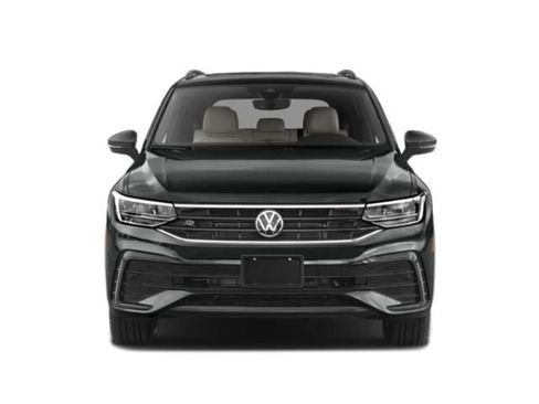 Used 2022 Volkswagen Tiguan SE R-Line image 4