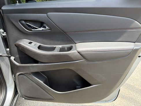 Used 2023 Chevrolet Traverse RS w/ LPO, Floor Liner Package FWD image 17
