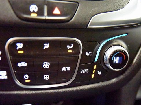 Used 2023 Chevrolet Equinox LT image 22