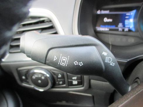 Used 2024 Ford Edge Titanium image 8