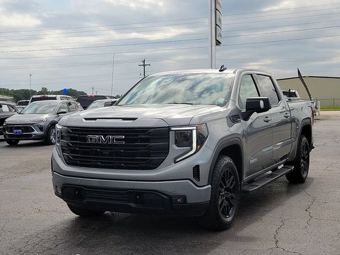 Used 2025 GMC Sierra 1500 Elevation w/ Elevation Premium Package AWD/4WD image 2