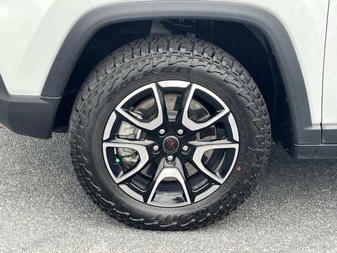 Used 2025 Jeep Compass Trailhawk AWD/4WD image 11