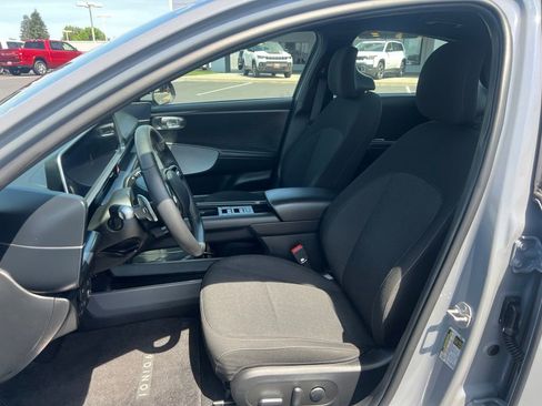 Used 2024 Hyundai Ioniq 6 SE RWD image 21