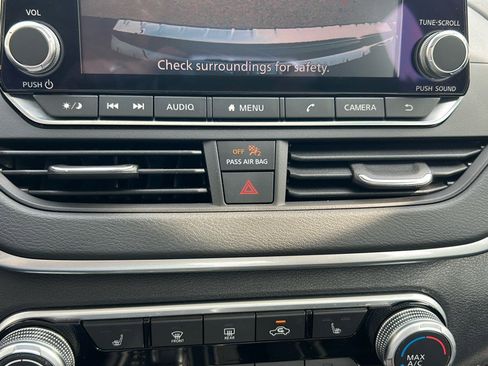 Used 2022 Nissan Altima 2.5 SV image 21
