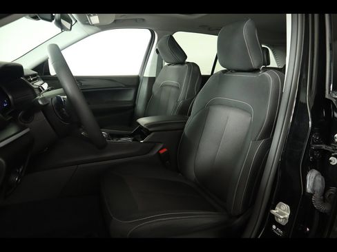 Used 2023 Jeep Grand Cherokee Laredo X image 16