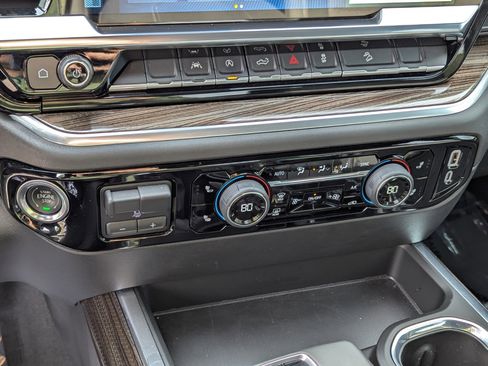 Used 2024 Chevrolet Silverado 1500 LT w/ Z71 Off-Road Package image 21