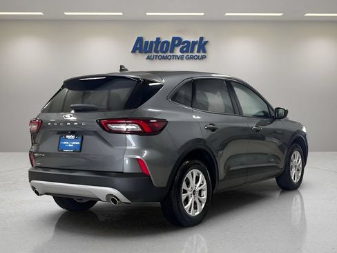 Used 2025 Ford Escape Active w/ Cold Weather Package FWD image 8