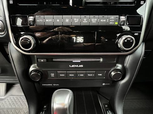 Certified 2023 Lexus GX 460 Premium w/ Premium Package AWD/4WD image 27