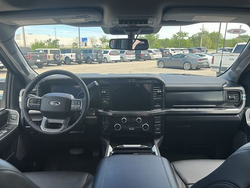 Used 2025 Ford F350 Lariat w/ Lariat Ultimate Package AWD/4WD image 18