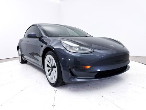 Used 2023 Tesla Model 3 Standard Range image 12
