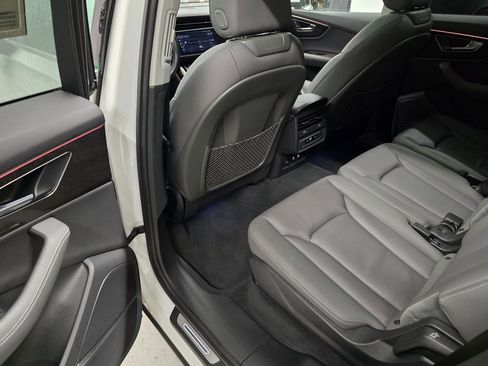 Used 2025 Audi Q7 3.0T Premium Plus image 29