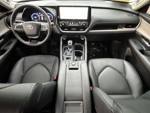 Used 2026 Toyota Grand Highlander FWD image 11