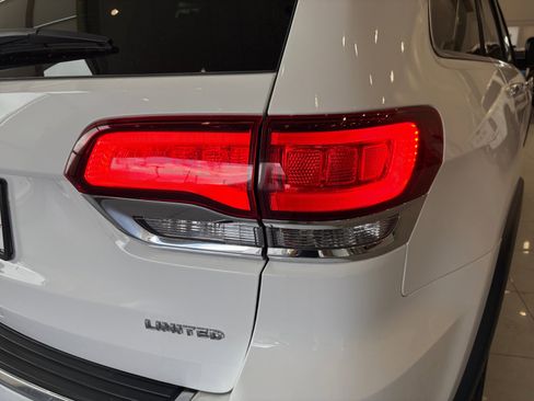 Used 2022 Jeep Grand Cherokee Limited AWD/4WD image 28