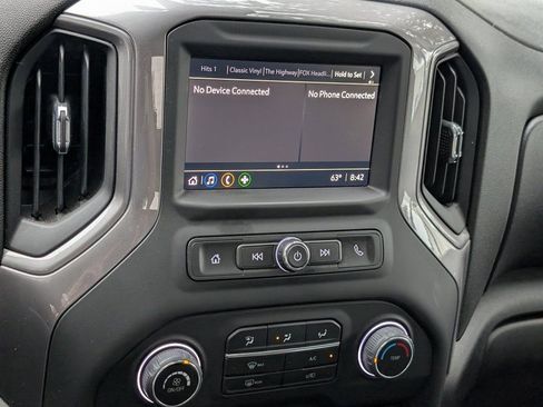 Used 2023 Chevrolet Silverado 1500 Custom image 21