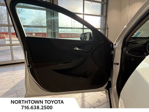 Used 2018 Chevrolet Malibu LT image 25