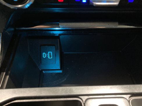 Used 2021 Ford F150 Lariat image 34