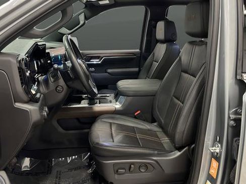 Used 2023 Chevrolet Silverado 1500 High Country w/ Technology Package AWD/4WD image 9