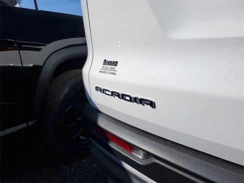 New 2026 GMC Acadia Elevation image 8