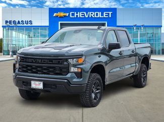 New 2025 Chevrolet Silverado 1500 Custom Trail Boss w/ Dark Appearance Package video 2