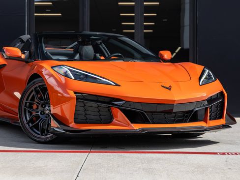 Used 2026 Chevrolet Corvette Z06 RWD image 6