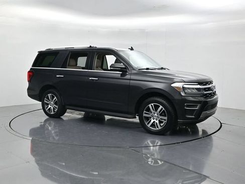 Certified 2024 Ford Expedition Limited RWD image 3