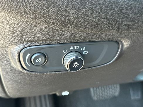 Used 2024 Chevrolet Equinox LT image 27