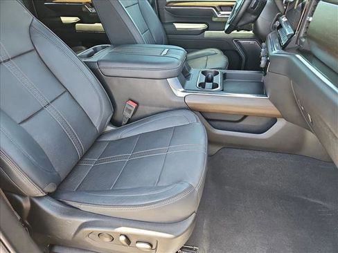 Used 2024 Chevrolet Silverado 2500 High Country w/ High Country Premium Package AWD/4WD image 28